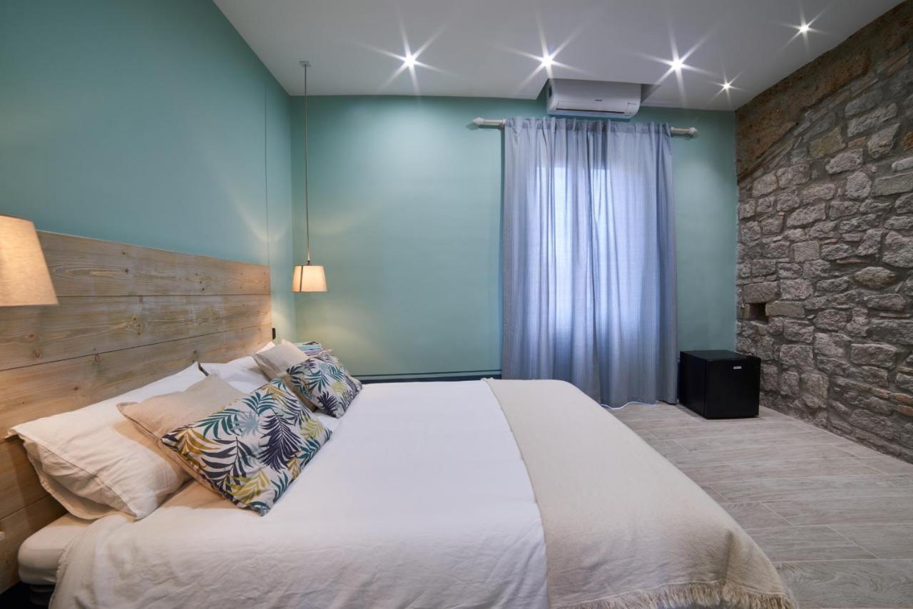 Al22 Di Piazza Del Gesu Hotel Viterbo Bagian luar foto