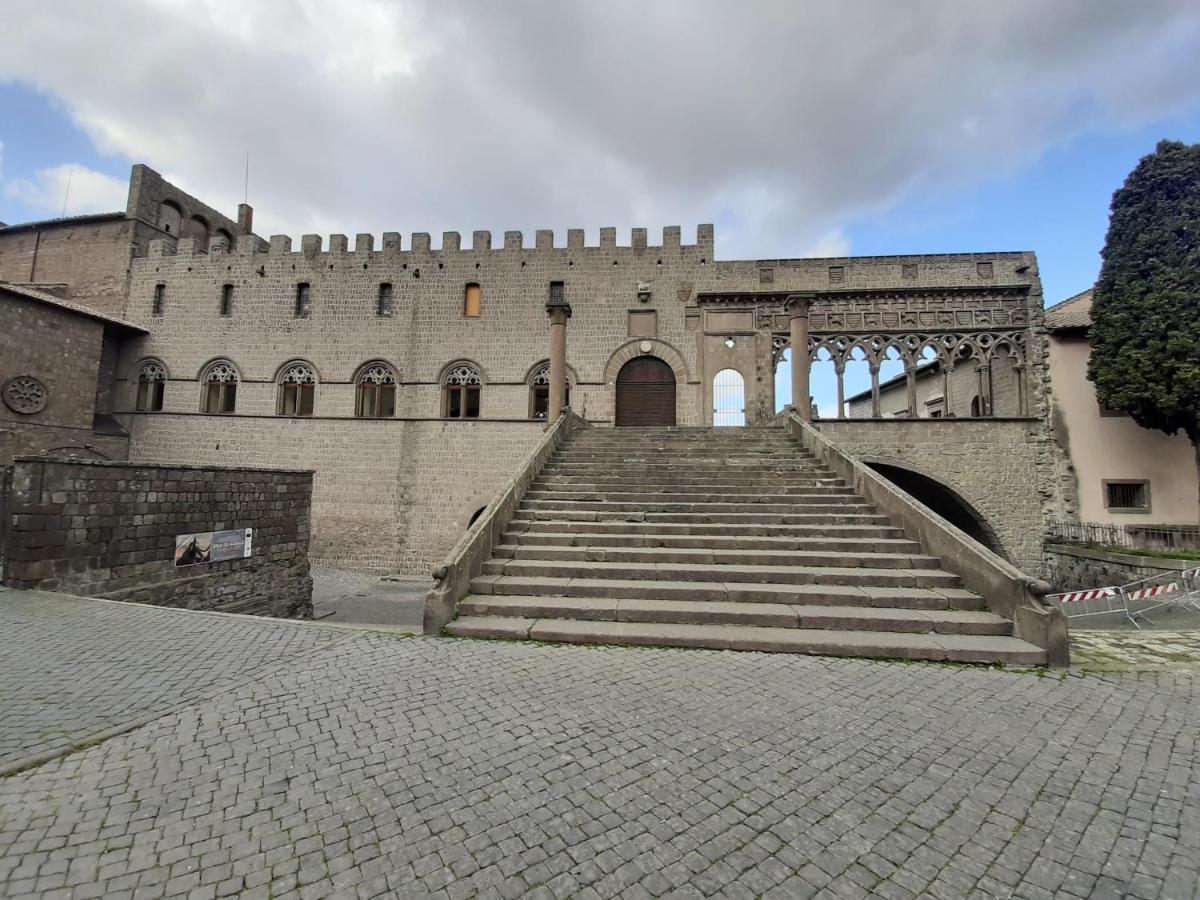 Al22 Di Piazza Del Gesu Hotel Viterbo Bagian luar foto