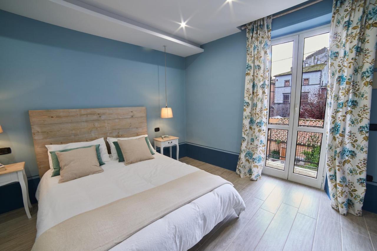 Al22 Di Piazza Del Gesu Hotel Viterbo Bagian luar foto