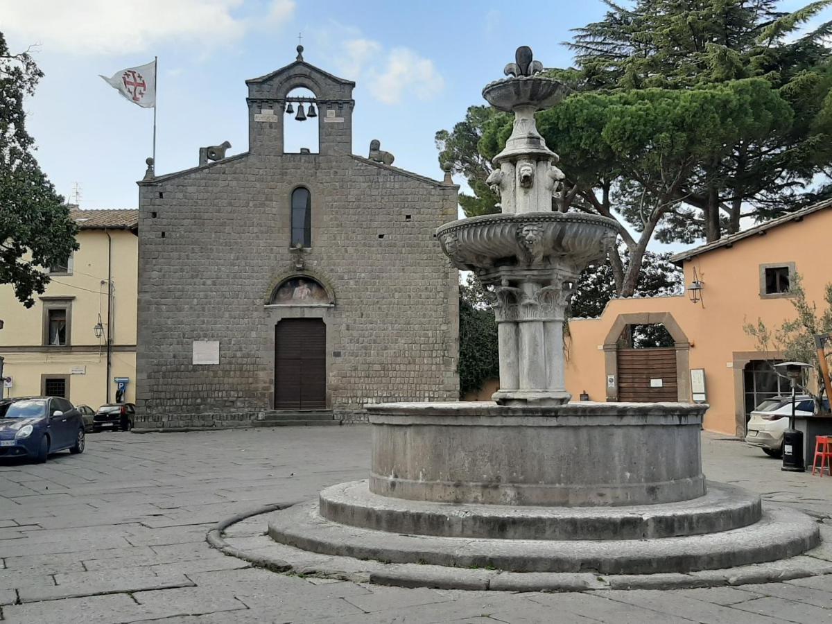 Al22 Di Piazza Del Gesu Hotel Viterbo Bagian luar foto