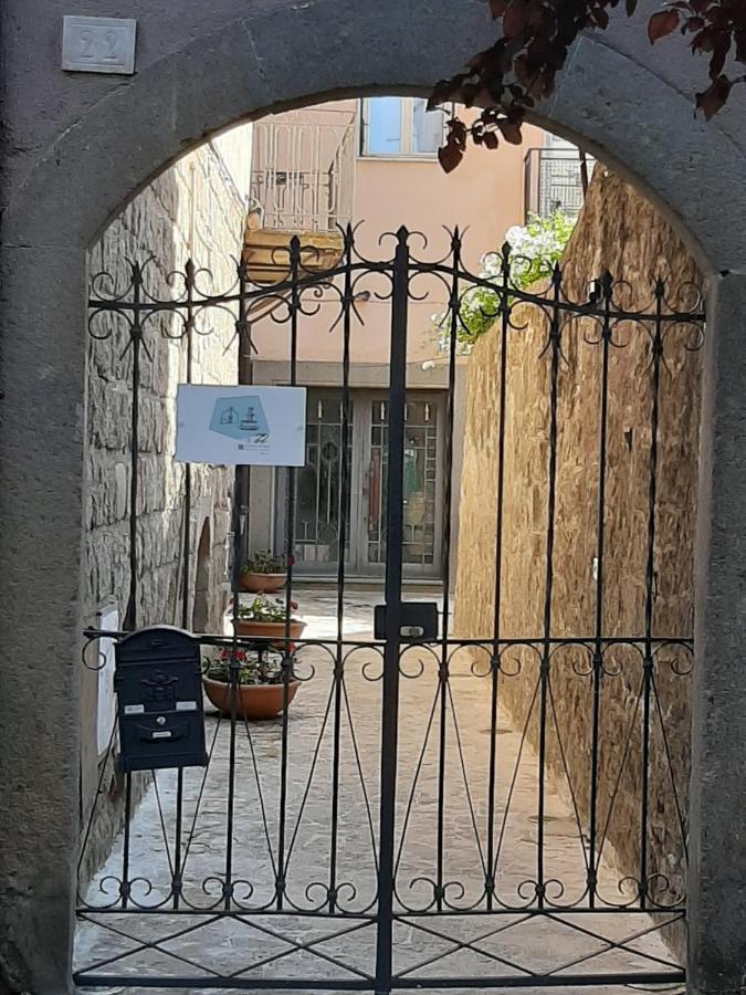 Al22 Di Piazza Del Gesu Hotel Viterbo Bagian luar foto