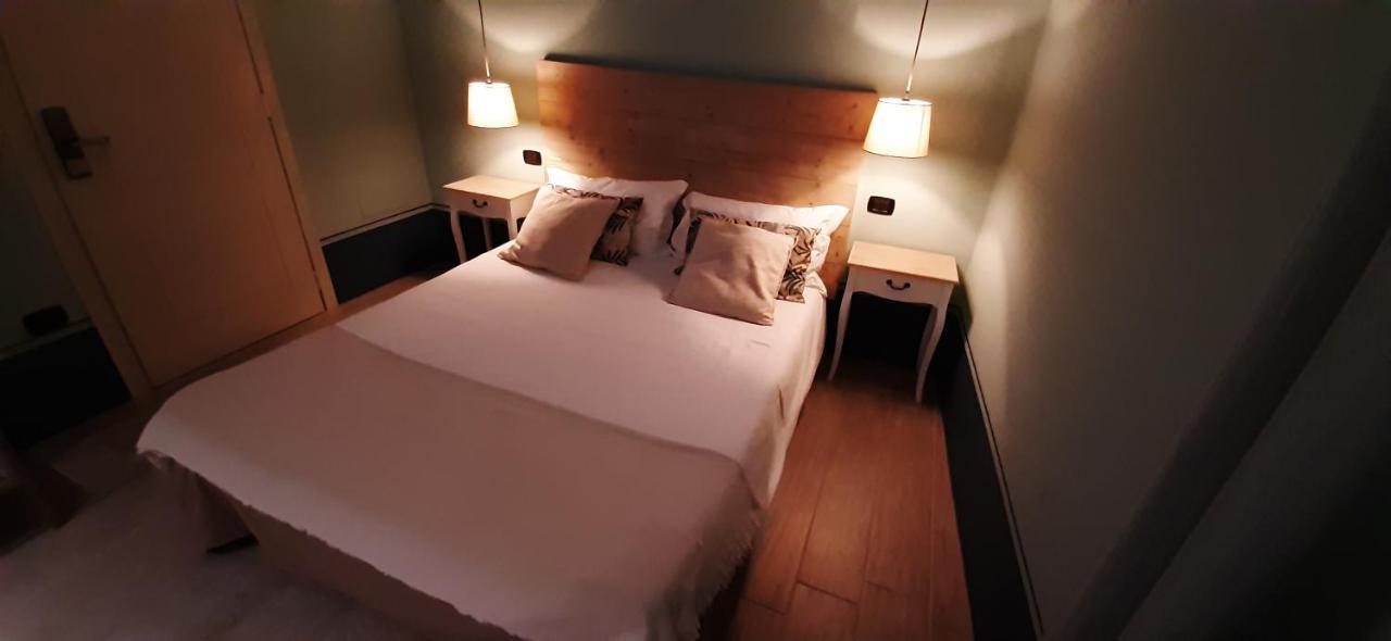 Al22 Di Piazza Del Gesu Hotel Viterbo Bagian luar foto