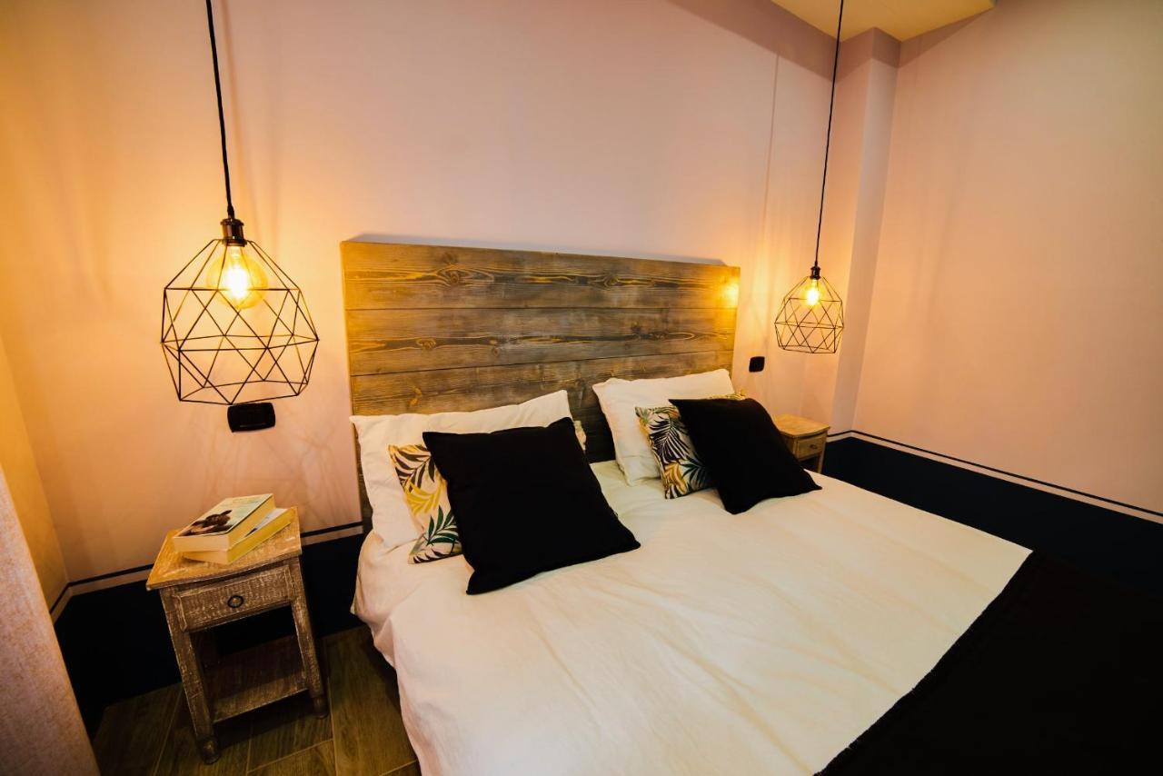 Al22 Di Piazza Del Gesu Hotel Viterbo Bagian luar foto