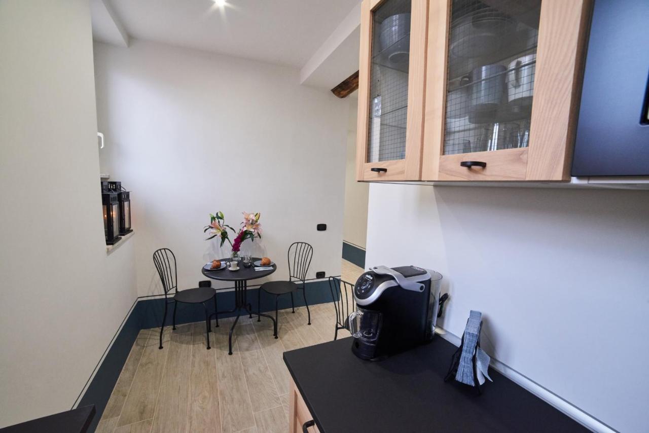 Al22 Di Piazza Del Gesu Hotel Viterbo Bagian luar foto
