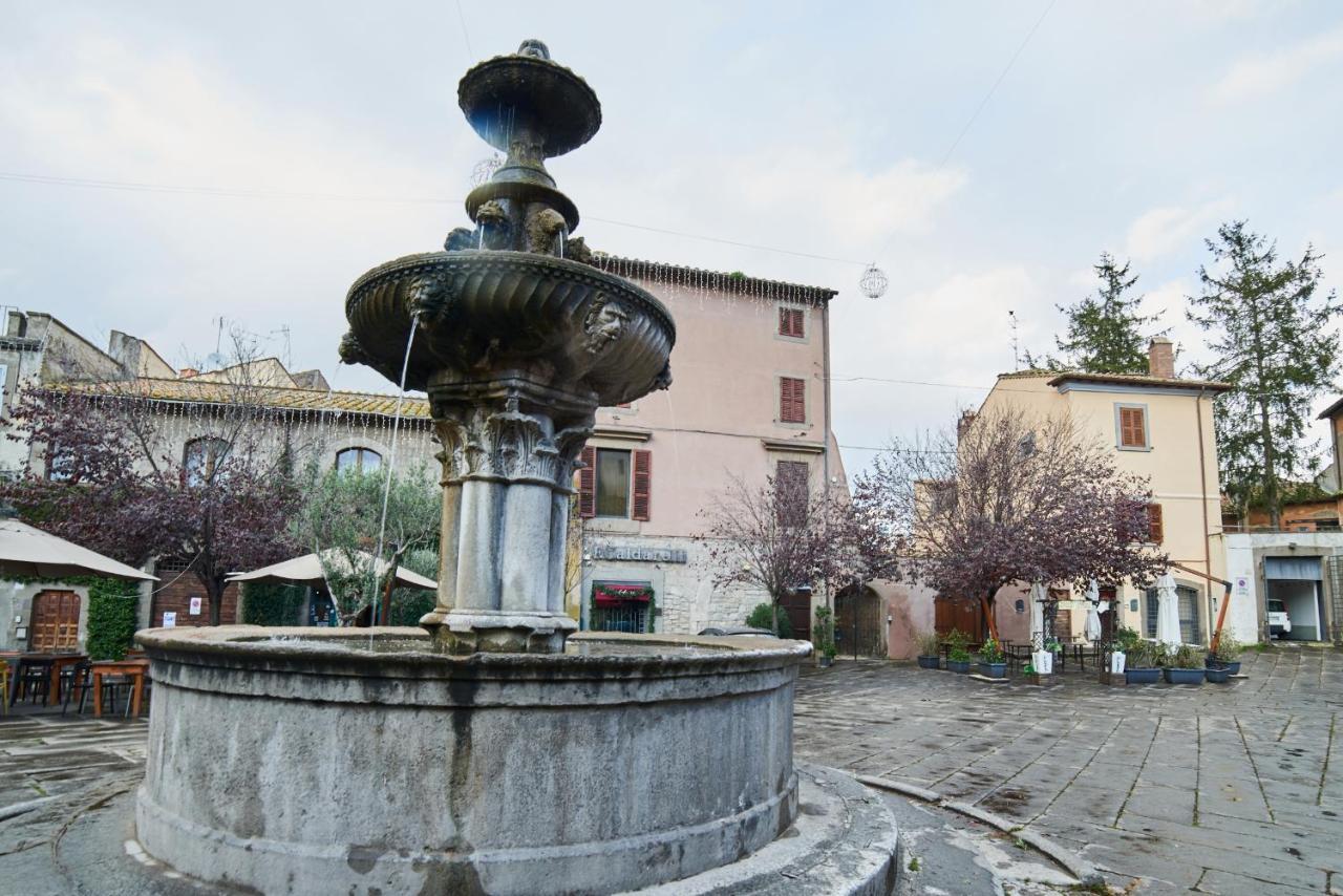 Al22 Di Piazza Del Gesu Hotel Viterbo Bagian luar foto