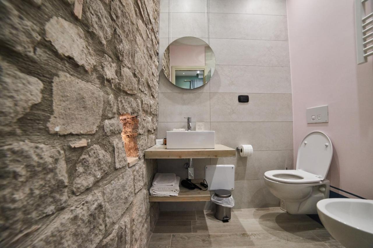 Al22 Di Piazza Del Gesu Hotel Viterbo Bagian luar foto